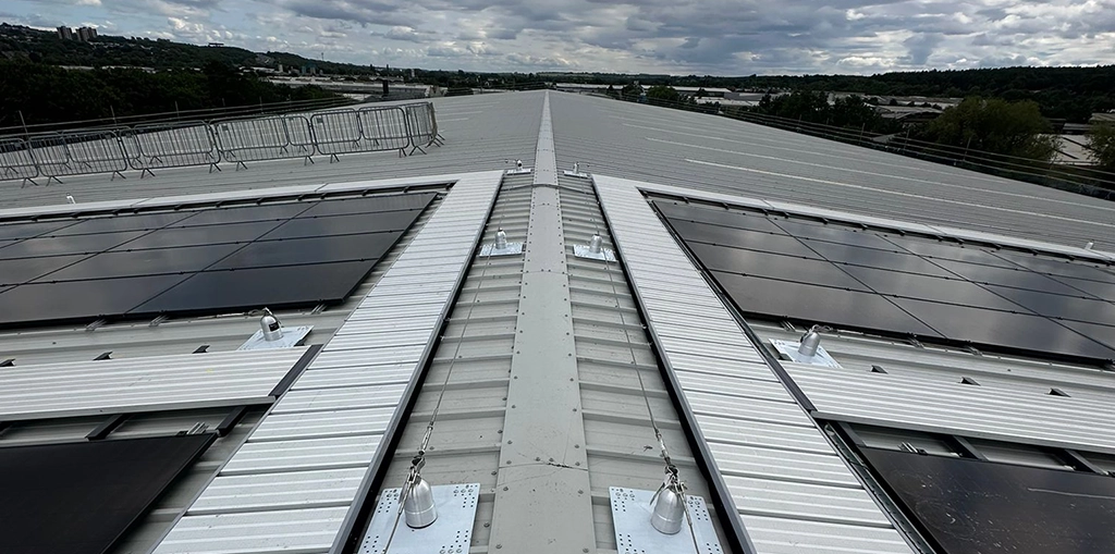 Roof maintenance by think access