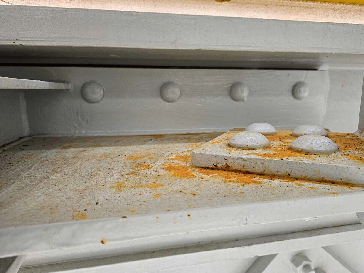 steel connections needing painting